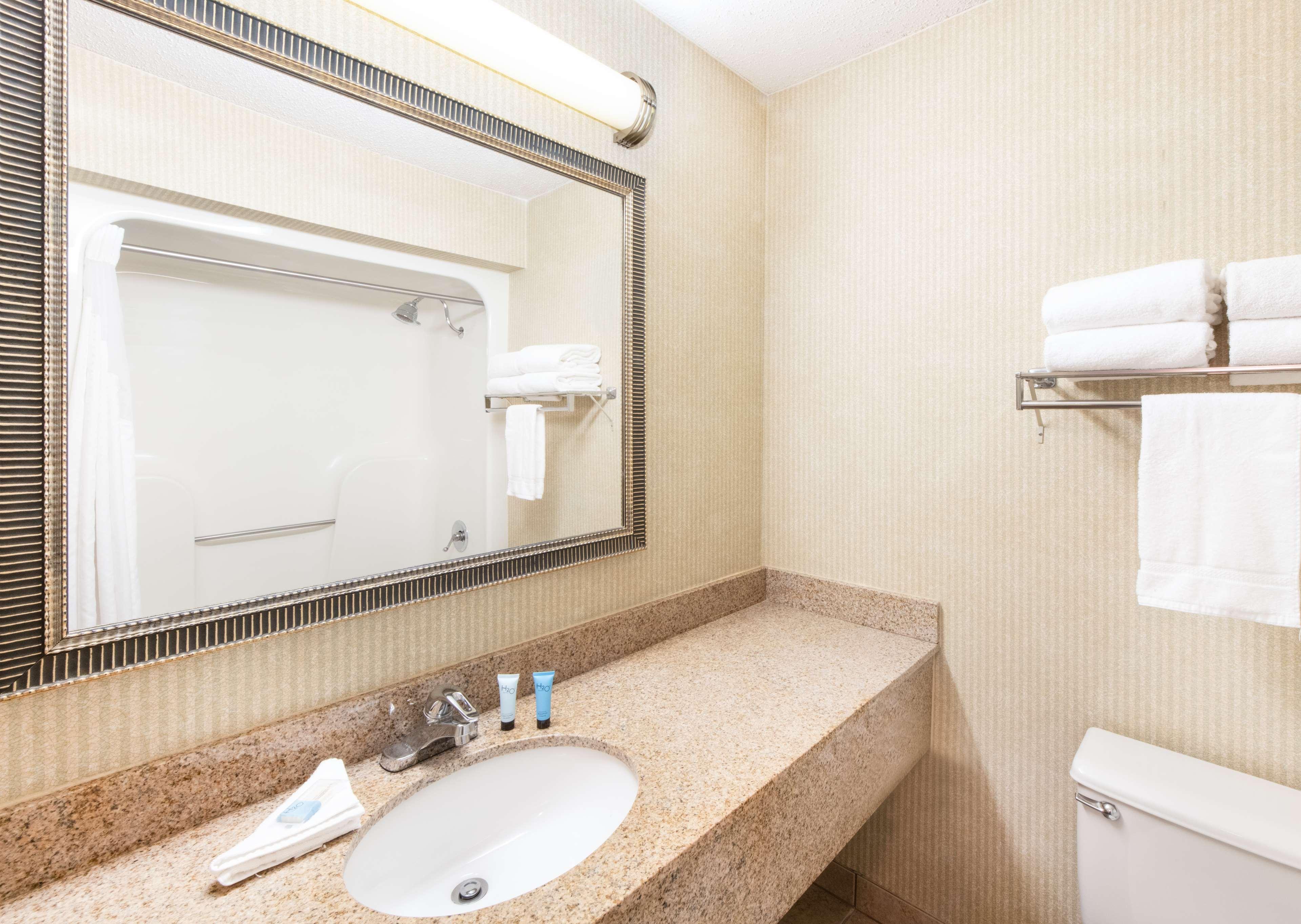 Aviator Hotel & Suites, BW Signature Collection Green Park Bagian luar foto