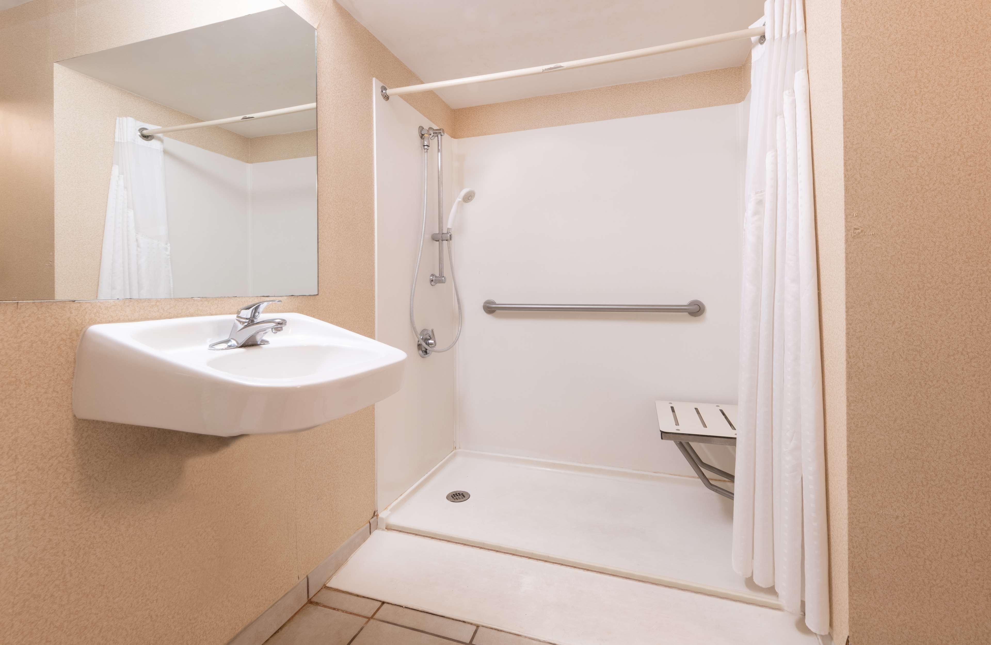 Aviator Hotel & Suites, BW Signature Collection Green Park Bagian luar foto